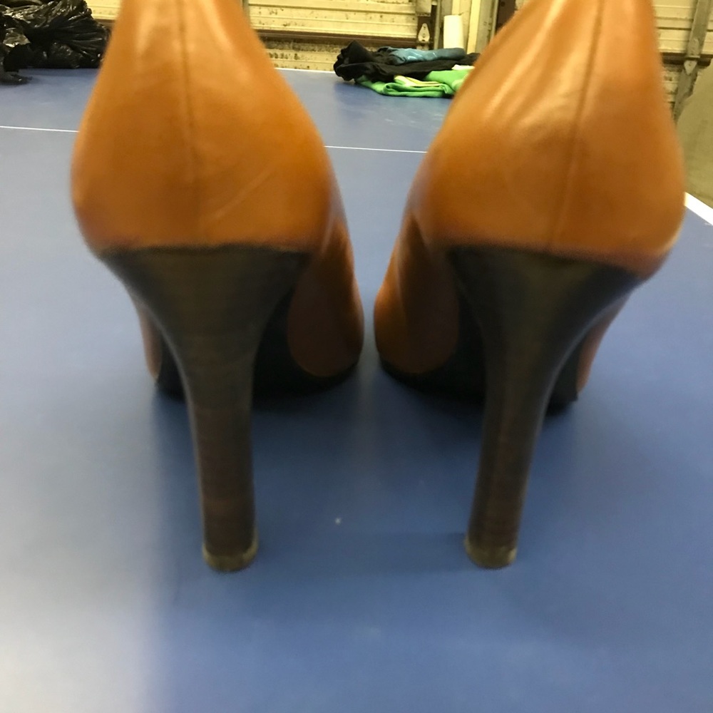 Heels - Picture 4 of 4